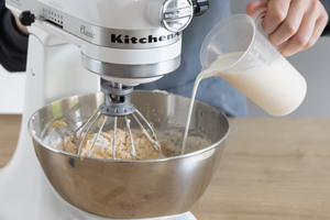 Milch unterrühren