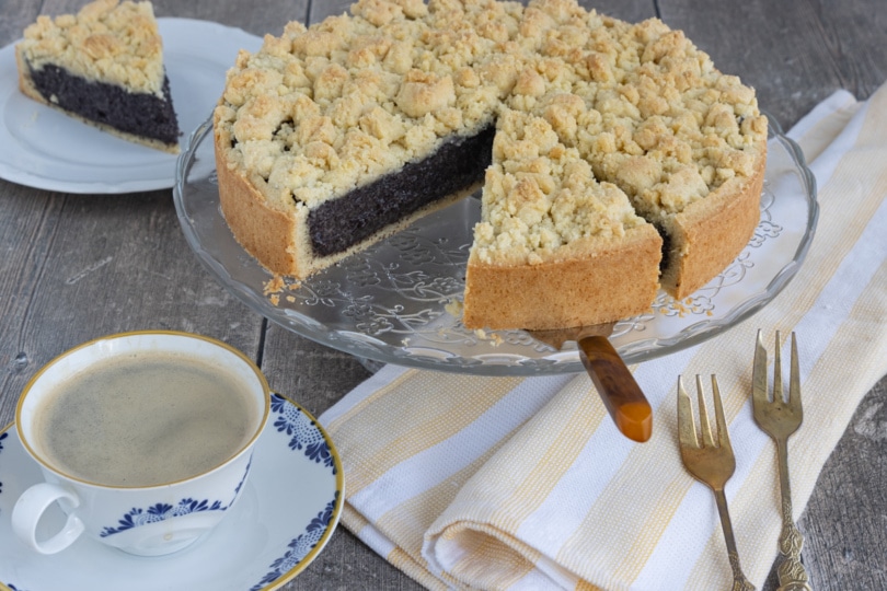 Omas Mohnkuchen mit Streusel