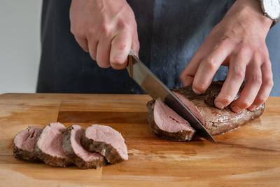 Rinderfilet aufschneiden