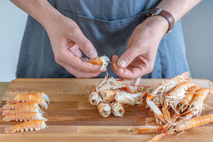 Scampi von Darm befreien