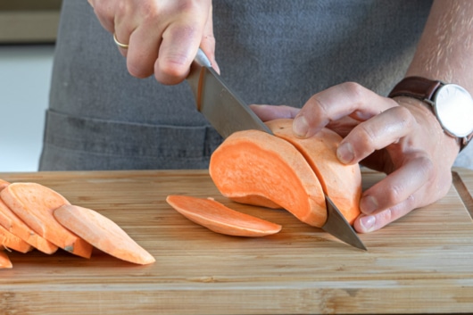 Süßkartoffel schneiden