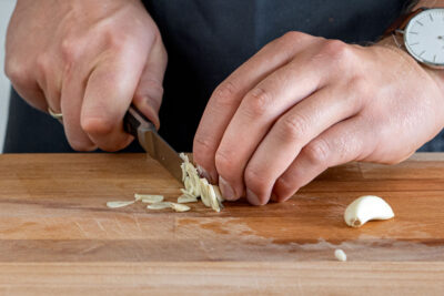 Knoblauch schneiden
