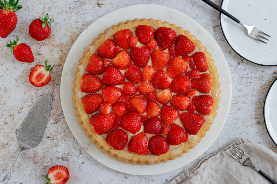 Einfache vegane Erdbeertorte mit Pudding | Rezept Einfache vegane Erdbeertorte mit Pudding | Rezept