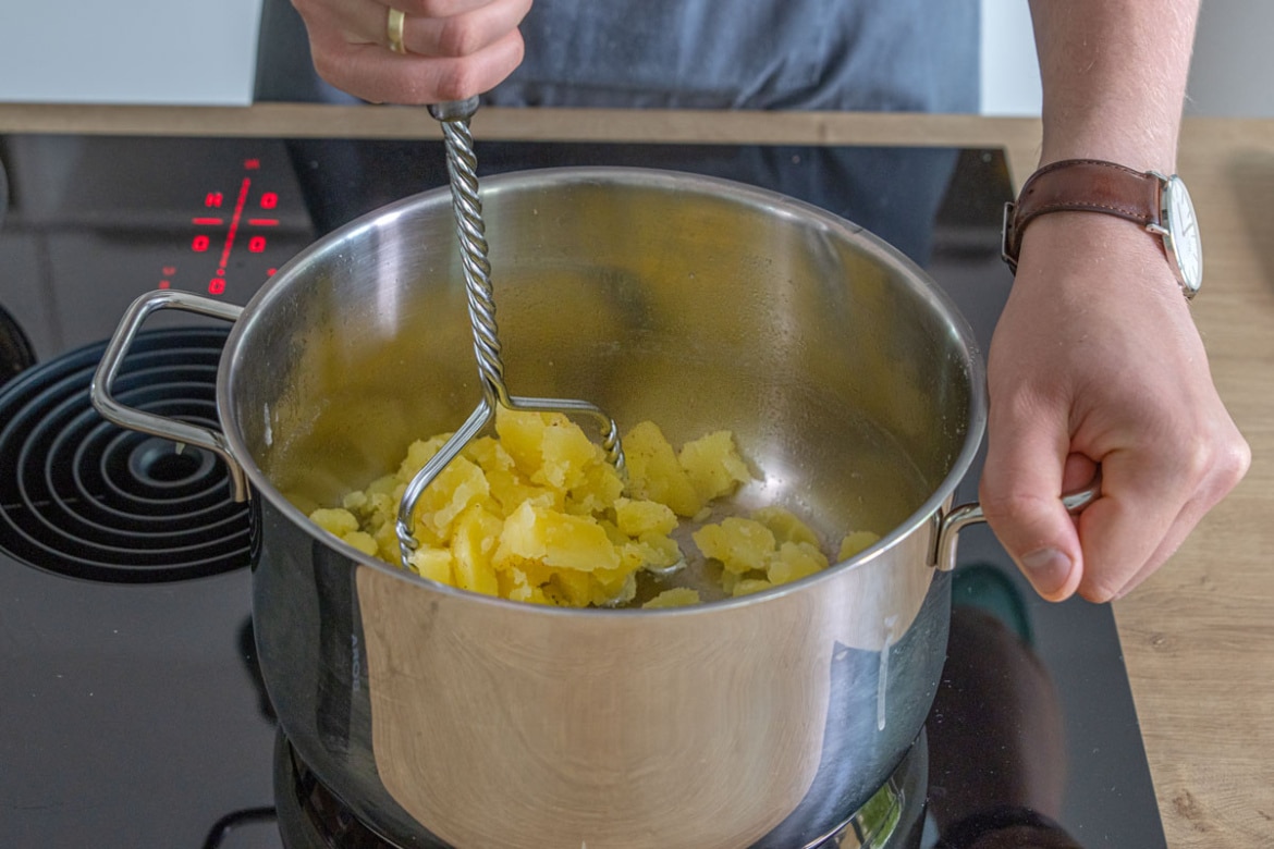 Wirsing untereinander mit Hackfleisch und Kartoffeln