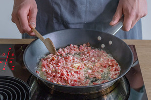 Schinkenwürfel anbraten