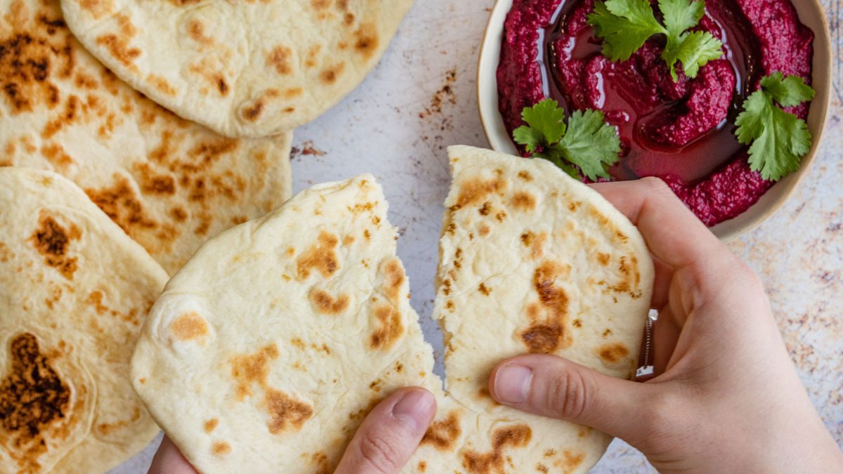 Arabisches Fladenbrot aus der Pfanne | Rezept - eat.de