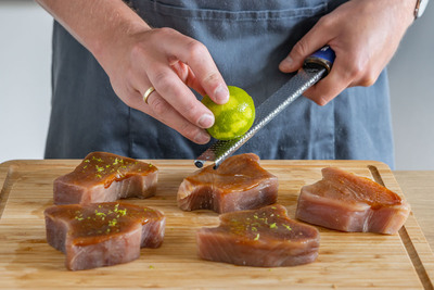 Thunfisch marinieren