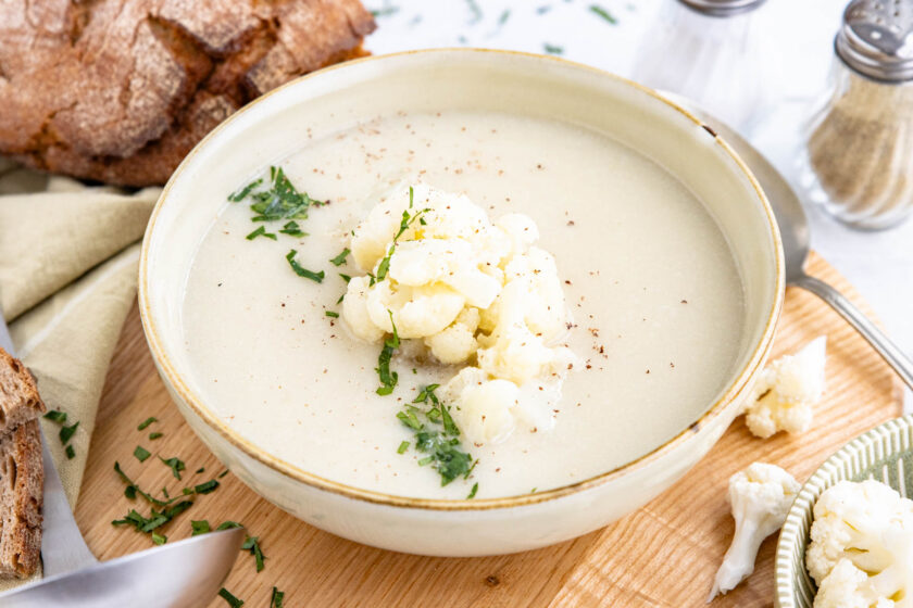 Omas klassische Blumenkohlsuppe