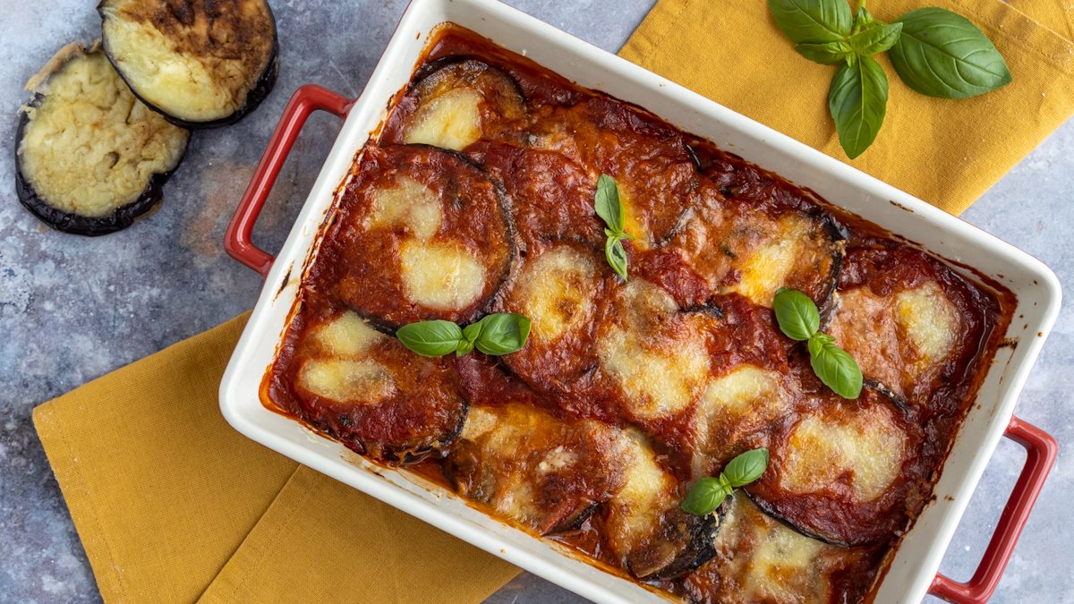 Melanzane alla Parmigiana: Auberginenauflauf | Rezept - eat.de