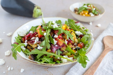 Griechischer Auberginensalat mit Feta