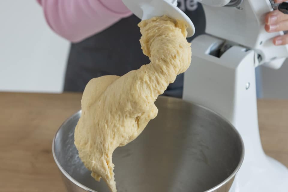 Apfelkuchen mit Hefeteig und Streusel | Rezept