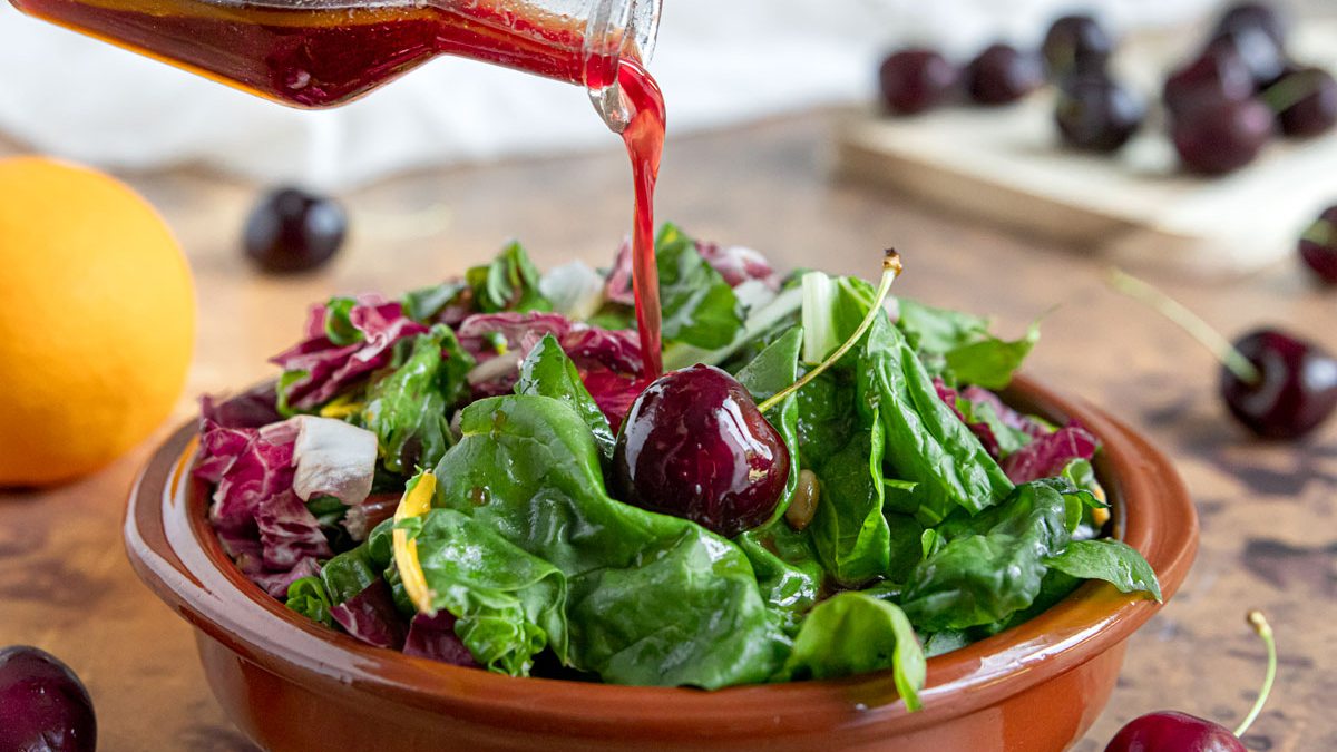 Schnelles Kirsch-Orangen-Dressing: Schütteldressing | Rezept - eat.de