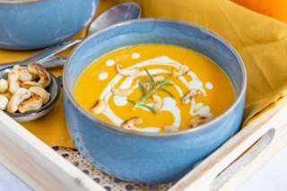 Vegane Low Carb Kürbissuppe ohne Kokosmilch