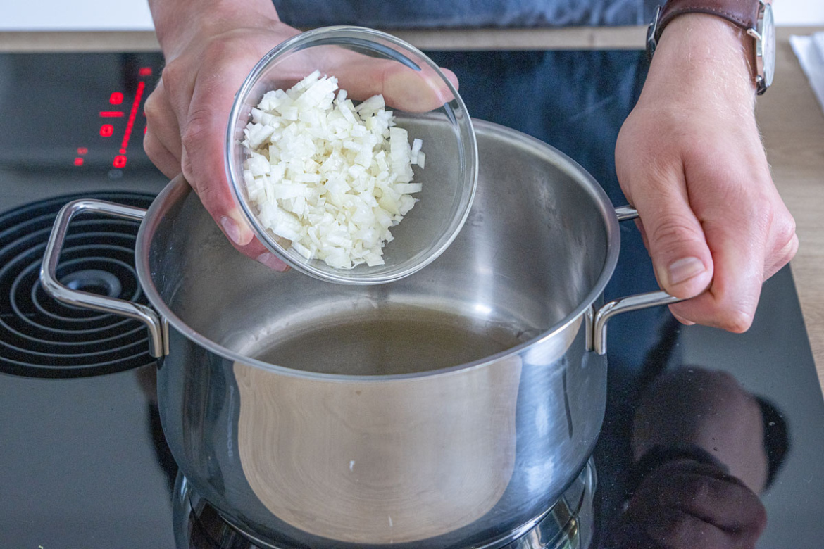Lauchcremesuppe mit Hackfleisch und Schmelzkäse | Rezept Lauchcremesuppe mit Hackfleisch und Schmelzkäse | Rezept