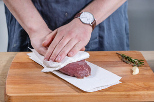 Steak abtupfen