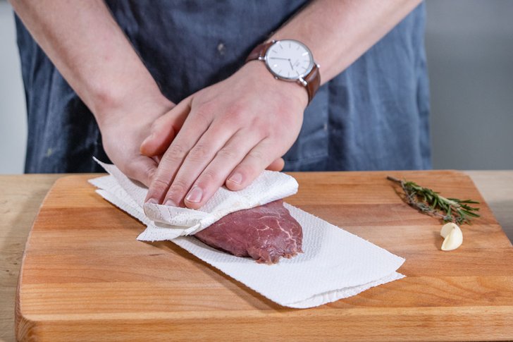 Steak abtupfen