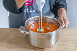 Shahi Paneer Curry Soße pürieren