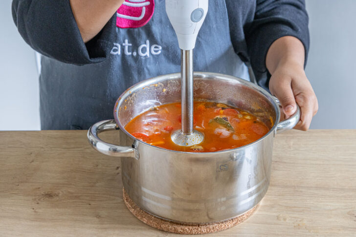 Shahi Paneer Curry Soße pürieren
