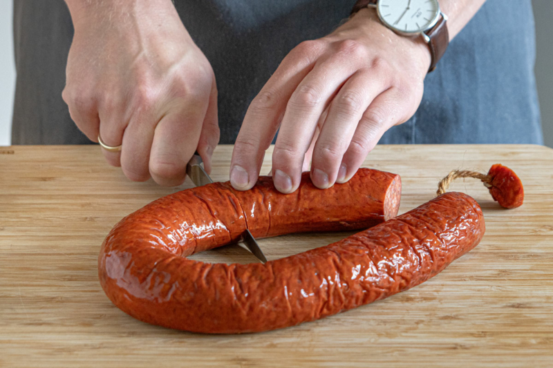 Was ist Sucuk? Wer hat die türkische Wurst erfunden? eat.de