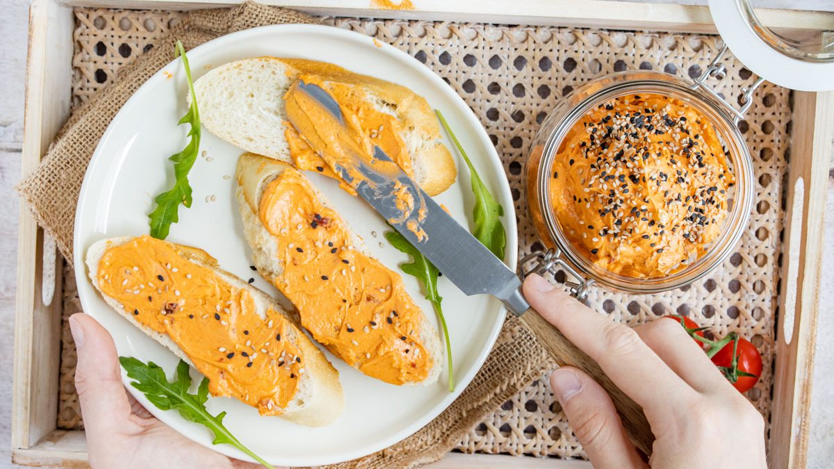 Cremige Tomatenbutter mit Tomatenmark | Rezept