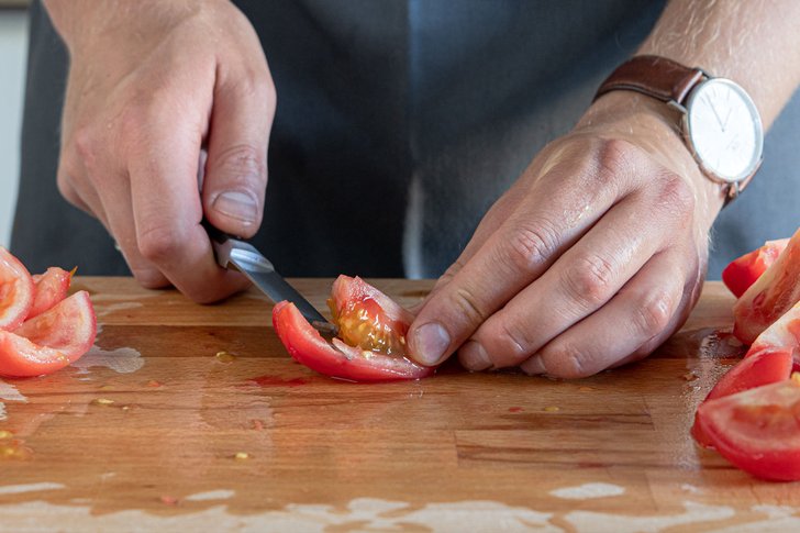 Tomaten entkernen