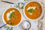 Vegane rote Linsensuppe mit Kokosmilch
