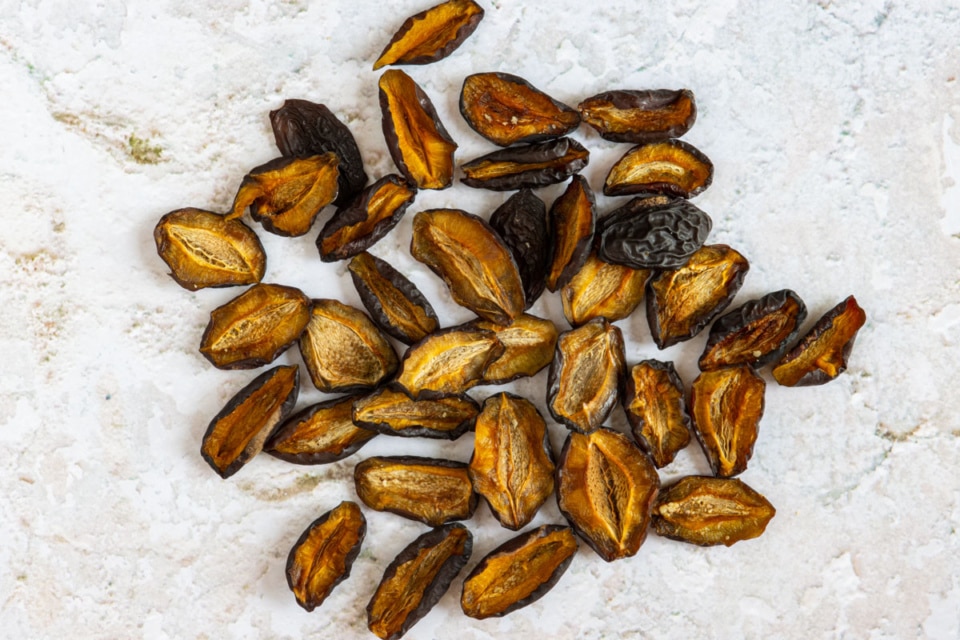 Zwetschgen dörren in Backofen und Dörrautomat - eat.de