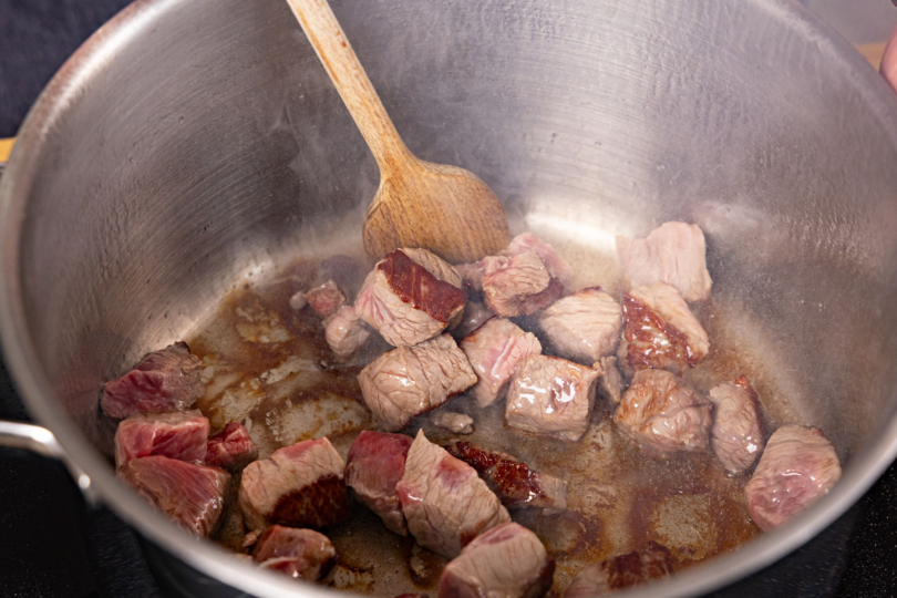 Fleisch anbraten