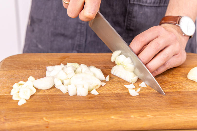 Zwiebel schneiden