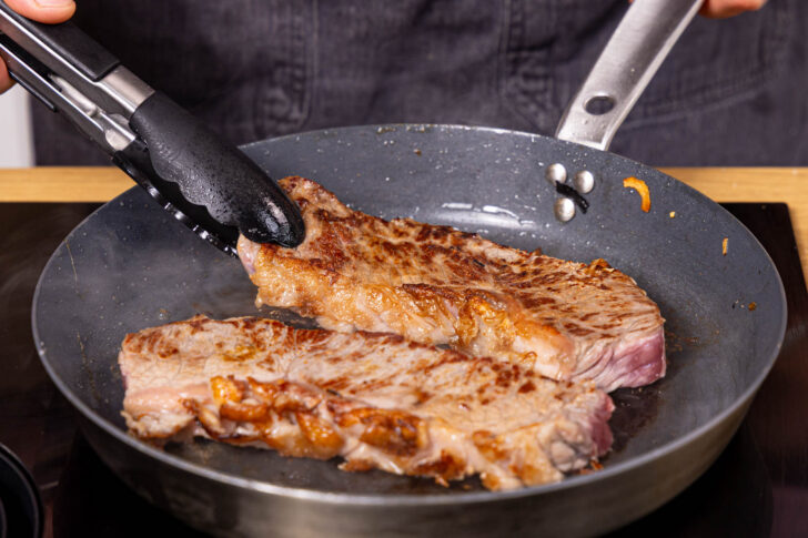 Fleisch anbraten