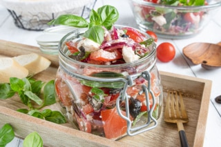 Tomatensalat mit Feta und Oliven