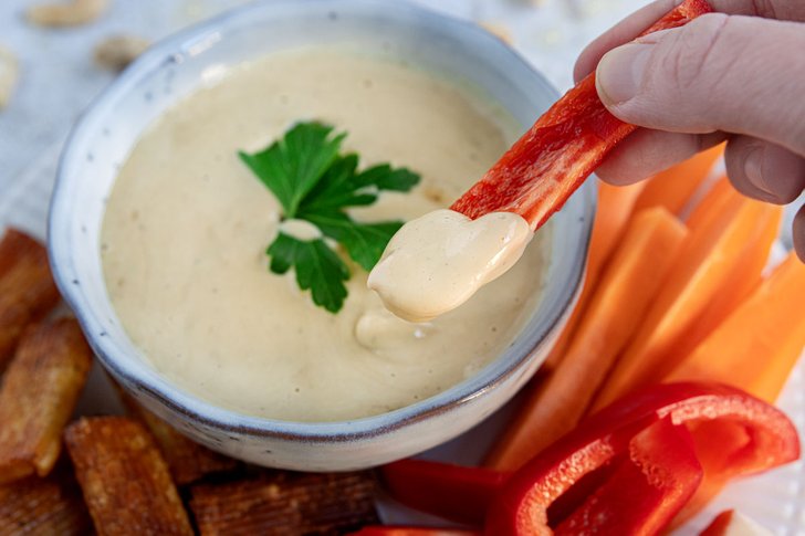 Veganer Käsedip mit Cashewmus