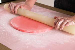 Fondant ausrollen 