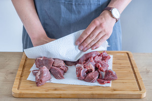 Fleisch abtupfen