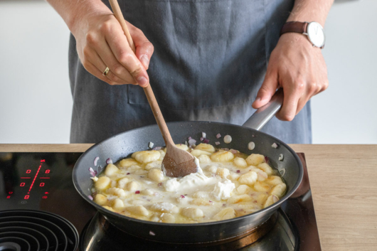 Frischkäse dazugeben