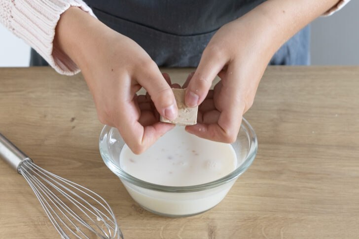 Hefe in der Milch auflösen
