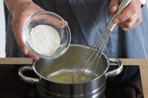 Mehlschwitze herstellen