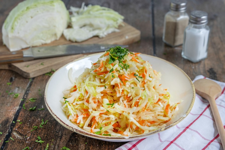 Schneller Krautsalat nach Omas Rezept - eat.de