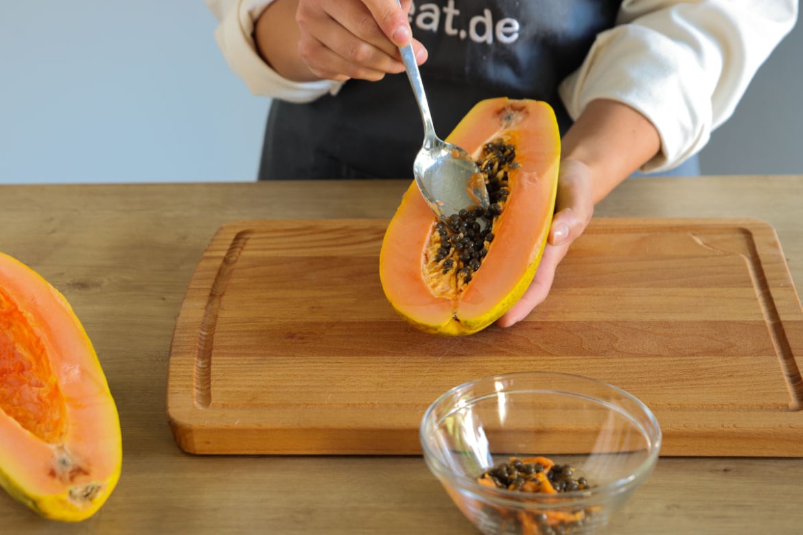 Papaya zubereiten richtig schneiden und schälen eat.de