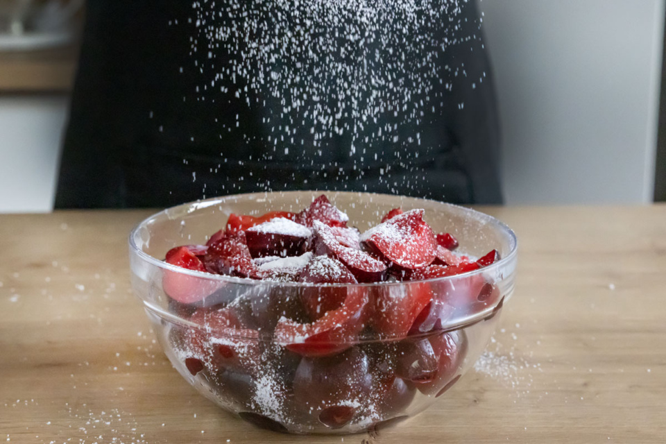 Pflaumenkompott mit Rotwein und Kirschsaft | Rezept