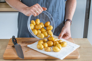 Kartoffeln waschen