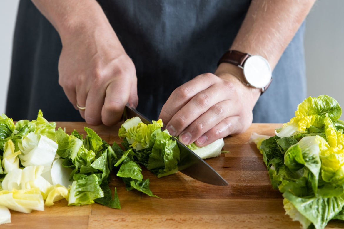 Salat mit Hähnchenstreifen und Joghurtdressing I Rezept