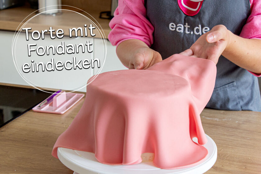 Torte mit Fondant eindecken