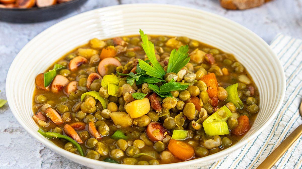 Klassische Erbsensuppe: einfach & lecker | Rezept - eat.de