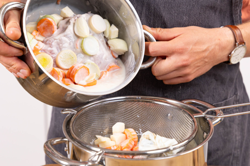 eingelegten Sauerbraten abgießen