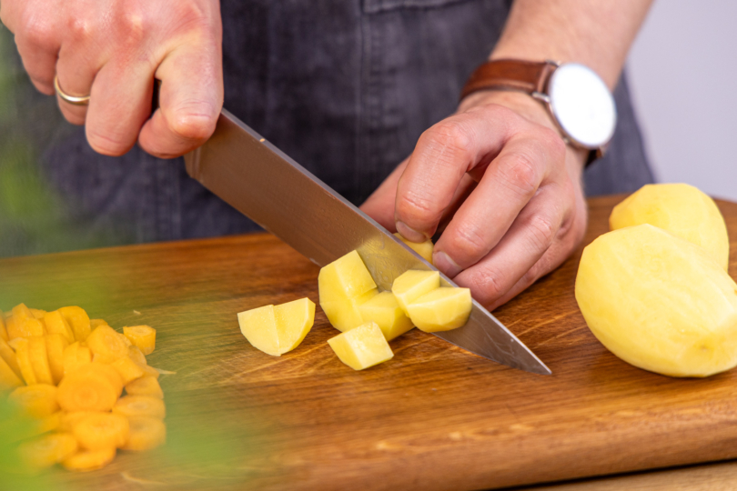 Kartoffeln schneiden