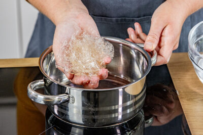 Gelatine ausdrücken