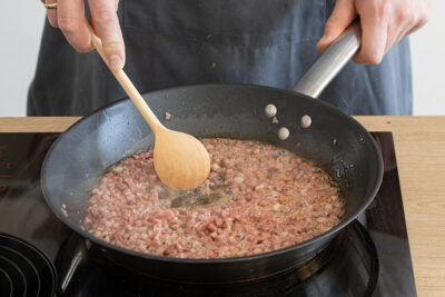 Speckwürfel anbraten