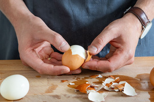 Eier schälen