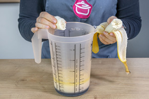 Banane zu Öl und Milch geben